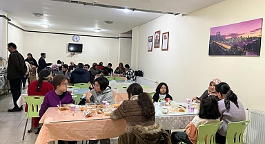 Depremzedeler İzmir Büyükşehir Belediyesi’nin sosyal tesislerine yerleştirildi
