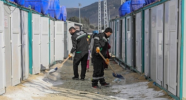 Hatay'da bulaşıcı hastalık riskine karşı dezenfeksiyon ve kireçleme