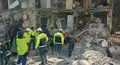 İzmir Büyükşehir Belediyesi ekipleri Hatay’da umudu büyütüyor