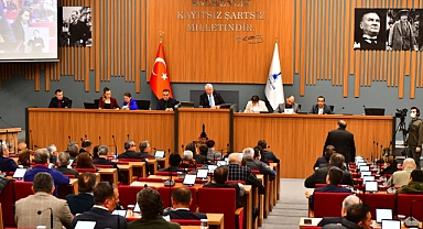 İzmir Büyükşehir Belediyesi’nden deprem bölgesindeki çiftçilere yem desteği