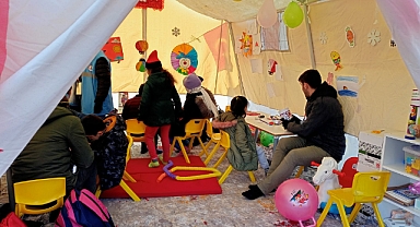 İzmir İl Milli Eğitim Müdürlüğü Psikososyal Destek İle Depremzedelerin Yüreğindeki Yaraları Sarmak İçin Çalışıyor