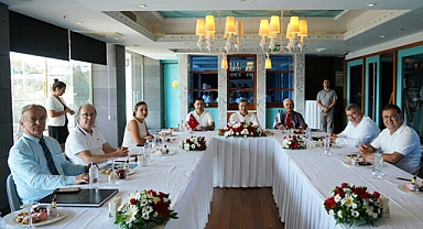Kıyı Ege Belediye Başkanları Maaşlarını depremzedelere bağışladı