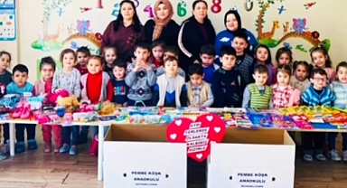 Pembe Köşk Anaokulu öğrencilerinden depremzede çocuklara : Kalbimiz sizinle