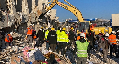 Torbalı Belediyesi ekibi 8 vatandaşı kurtardı