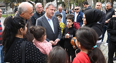 Başkan İduğ, depremzede aileler ile buluştu