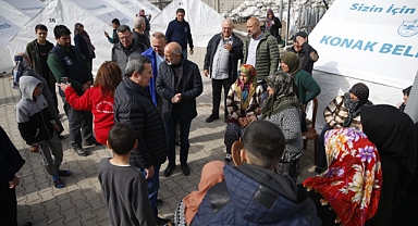 Batur’dan Konak’ın çadır kentine ziyaret