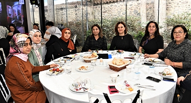 Bornova’da kadınlar kahvaltıda buluştu