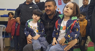 Foça'da çocuklar uzay küresi ile öğrendi