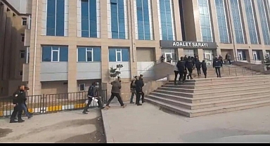 Göçmen kaçakçılarına operasyon: 104 gözaltı