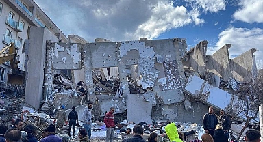 'Tek bir sefer' yetiyor diyerek uyardı! Deprem sonrası ortaya çıktı: 'Radyoaktif atık' tehlikesini açıklayan Prof. Dr. Özlü'den 'Ne olur oralarda bulunmasınlar' çağrısı