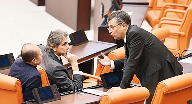 ‘İktidar’ sıralarında renkli atışma