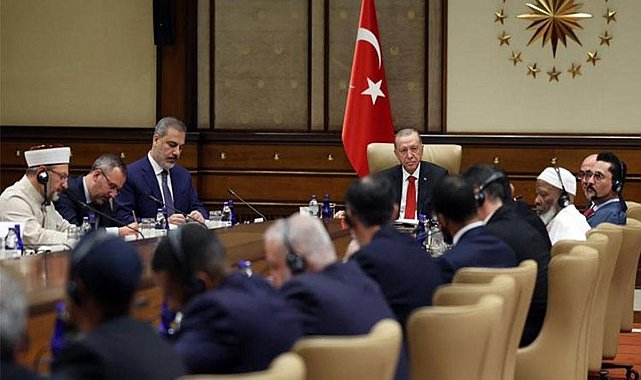 Cumhurbaşkanı Erdoğan, ABD Müslüman Organizasyonları Konseyi heyetini kabul etti: Kur’an-ı Kerim’e saldırı nefret suçu ve barbarlıktır