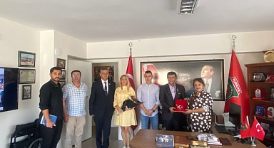İzmir Büyükşehir belediye Başkanlığı Halkla ilişkiler Şube Müdüresi Engin Elif Özkan'dan Türkiye Harp Malulü Gaziler, Şehit Dul ve Yetimleri Derneği İzmir Şubesi'ne ziyaret 