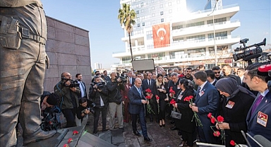 Fethi Sekin ve Musa Can İzmir'de anıldı