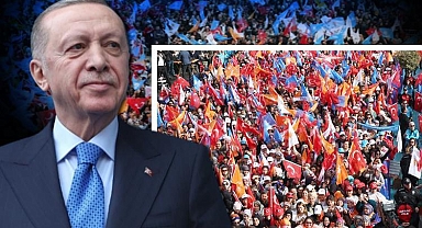 Cumhurbaşkanı Erdoğan: Eline mikrofonu önce alan Özgür efendiden rol çalıyor