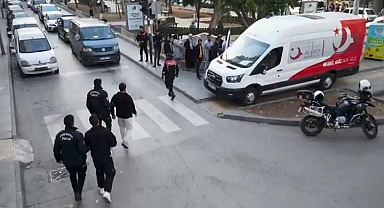 Bakan Yerlikaya duyurdu: 48 göçmen kaçakçılığı organizatörü ve 904 düzensiz göçmen yakalandı