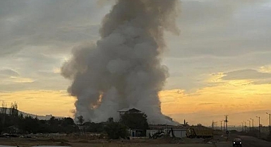 İzmir'de çöp aktarma noktasında yangın