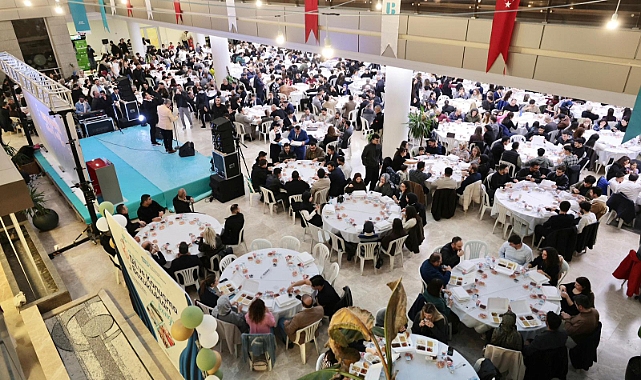 AK Parti İzmir Gençlik Kolları'ndan Bakırçay Üniversitesi'nde öğrencilerle iftar!