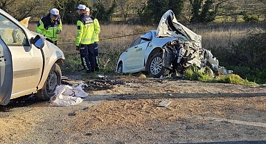Balıkesir'de meydana gelen trafik kazasında 1 kişi hayatını kaybetti, 2 kişi yaralandı