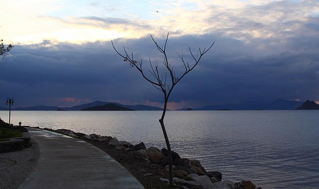 İzmir'de korkunç olay! Kayalıkların arasında bebek cesedi bulundu