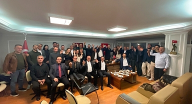 İzmir’de Maraşder güven tazeledi, Safa Narlı yeniden Başkan