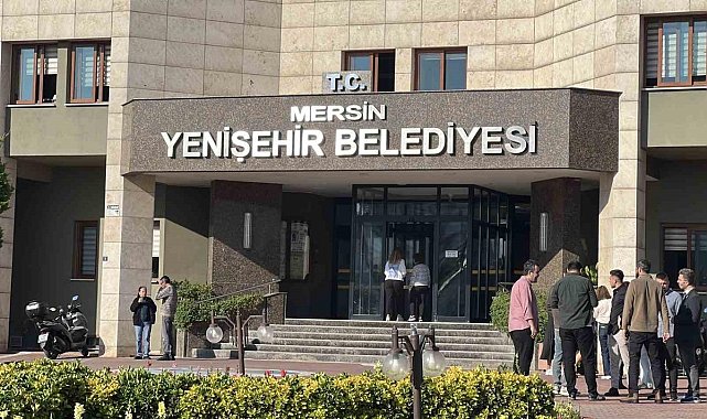 Mersin Yenişehir Belediyesi'ne operasyon