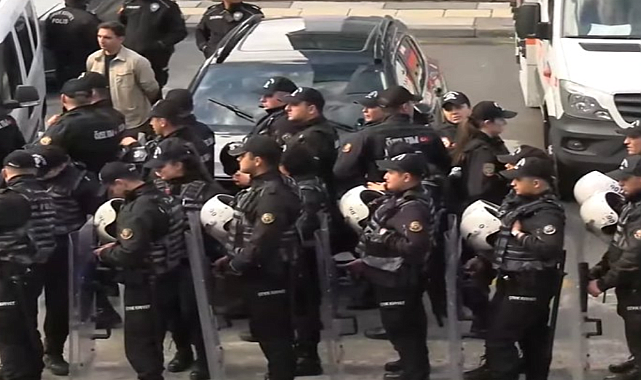 'Genel Merkeze polis girsin' talebi Kılıçdaroğlu'na yakın vekilleri de isyan ettirdi