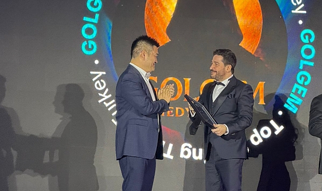 GÖLGEM MERT, TIKTOK’UN EN PRESTİJLİ GALALARINDAN BİRİ OLAN LIVEFEST 2025’TE “YÜKSELEN YILDIZ” ÖDÜLÜNÜ ALDI