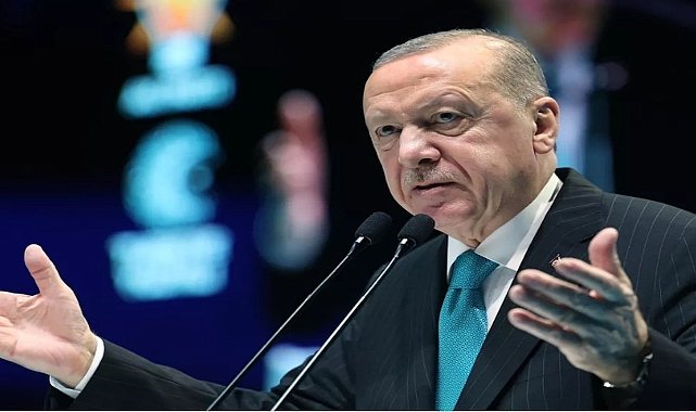 Yıllar önce övdüğü üniversiteyi tek gecede kapattı