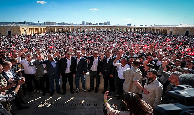 Özel’e gösterilen ilgi dünya basınını şaşırttı