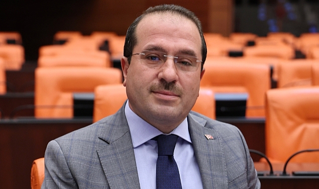 AK Partili Kırkpınar İzmir’de su tarifelerine tepki gösterdi