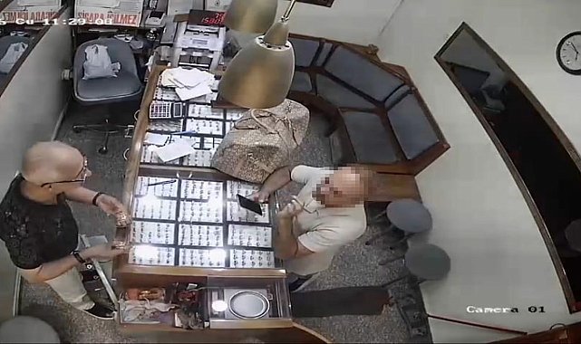Müşteri gibi girdiği kuyumcudan 15 altın bilezik alıp kaçtı