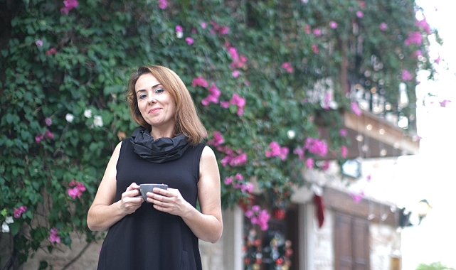 SEÇİL AVCI'DAN YILIN YENİ HİTİ "UYKUSUZ ŞEHİR" YAYINDA!
