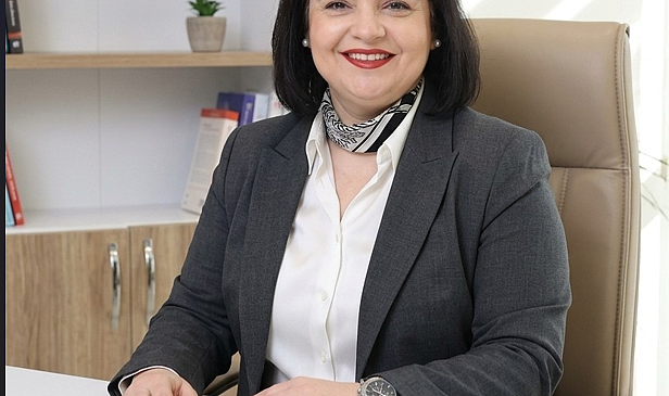 SAĞLIK TURİZMİNDE YENİ VİZYONUN ÖNCÜ İSMİ: DR. FZT. DEMET ENSARİ ŞAYLI